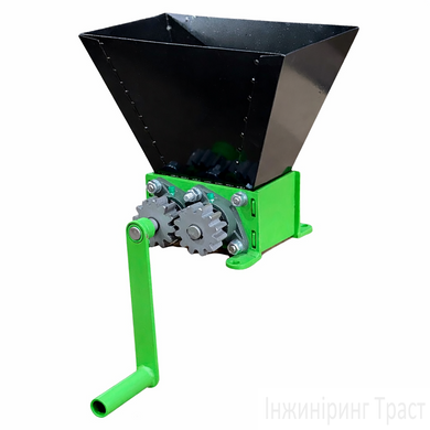 Industrial shredder 100mm*150mm for recycling waste (plastic and glass). Green