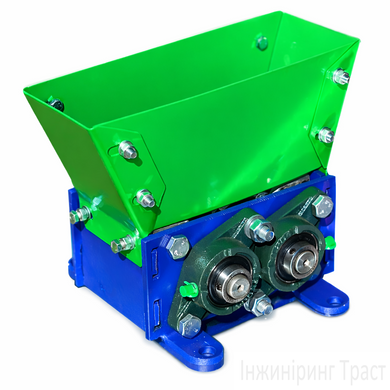 Industrial shredder 100mm*150mm for recycling waste (plastic and glass). Green