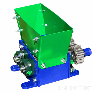 Industrial shredder 100mm*150mm for recycling waste (plastic and glass). Green